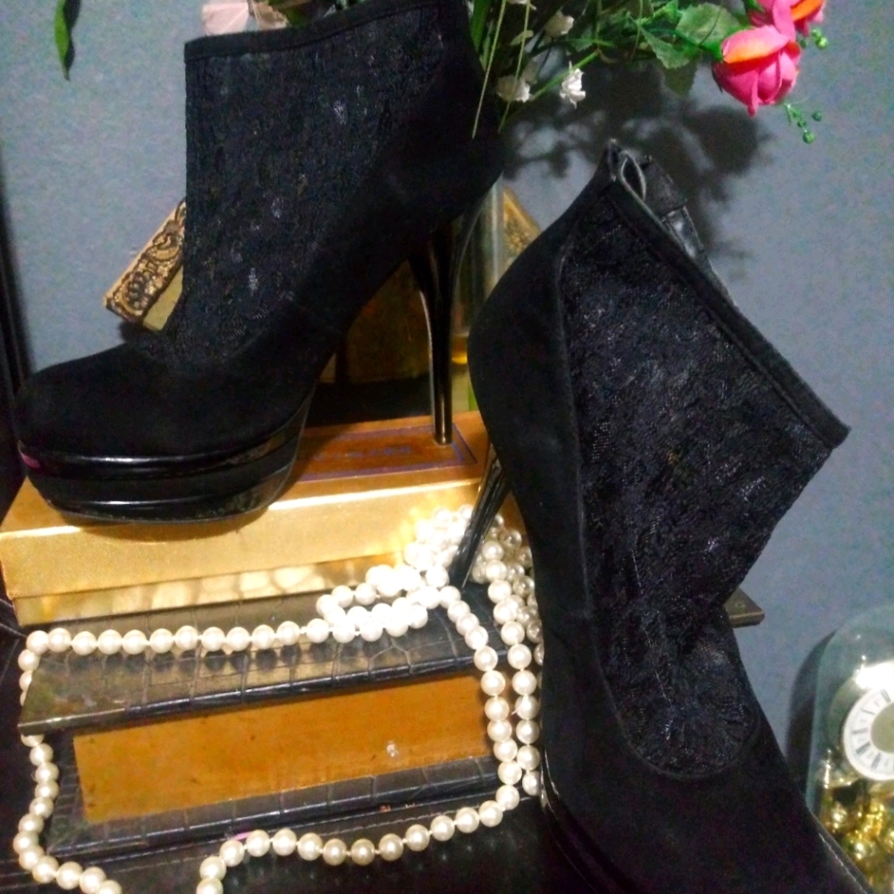 Lace and suede platform heels